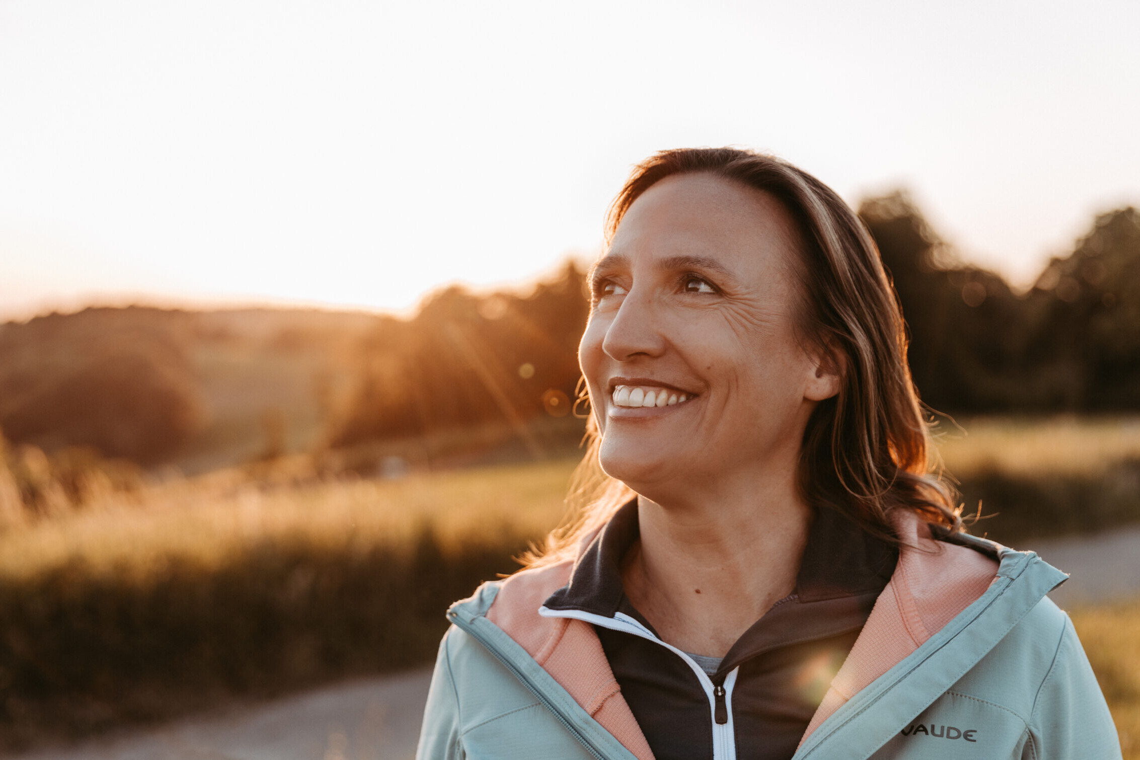 Business- und Naturcoach Christiane Kaiser blickt optimistisch in die Ferne