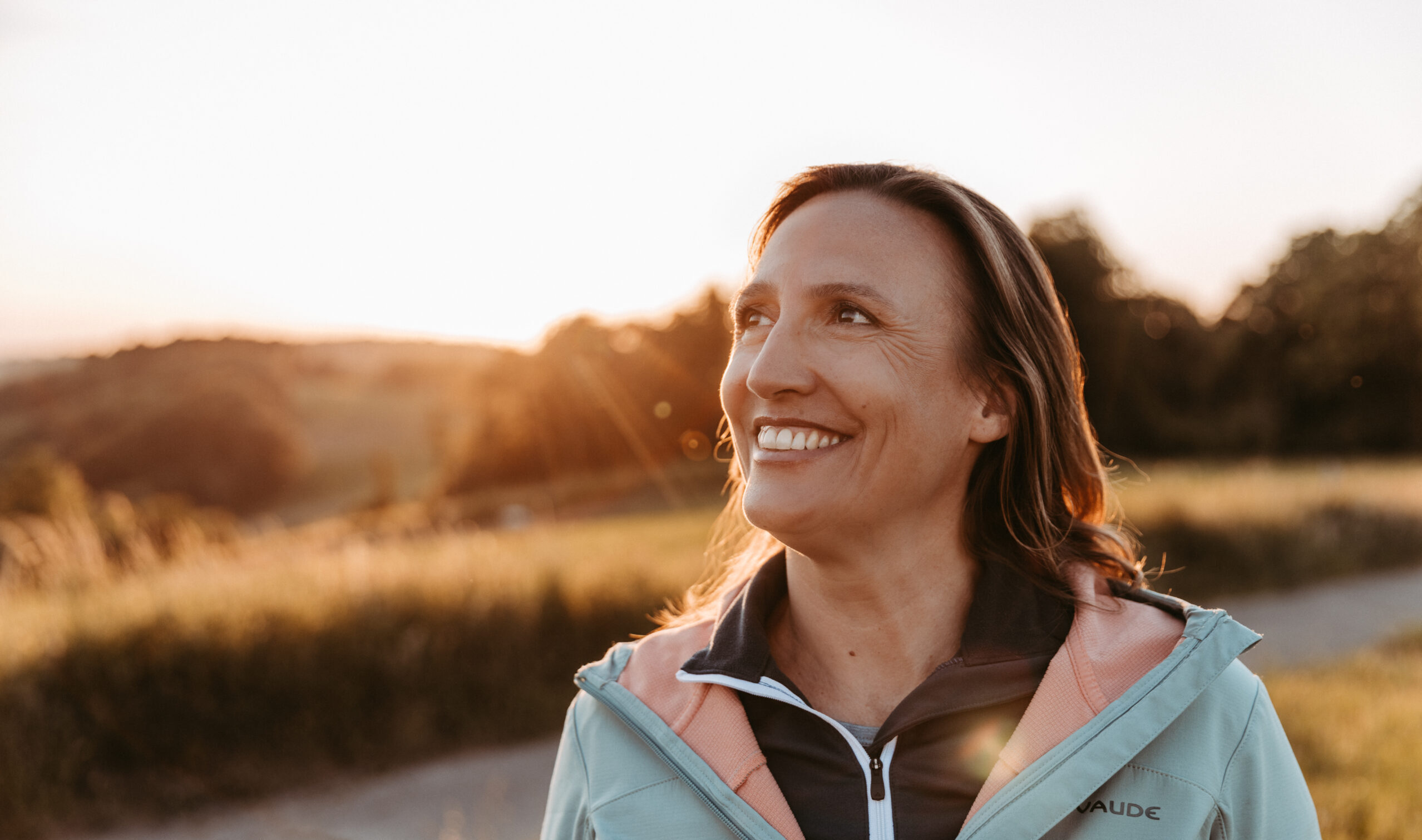 Business- und Naturcoach Christiane Kaiser blickt optimistisch in die Ferne